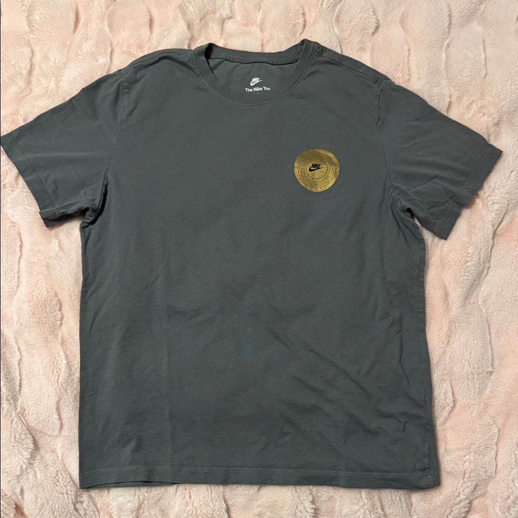 Nike The Nike Tee Nike The Nike Tee